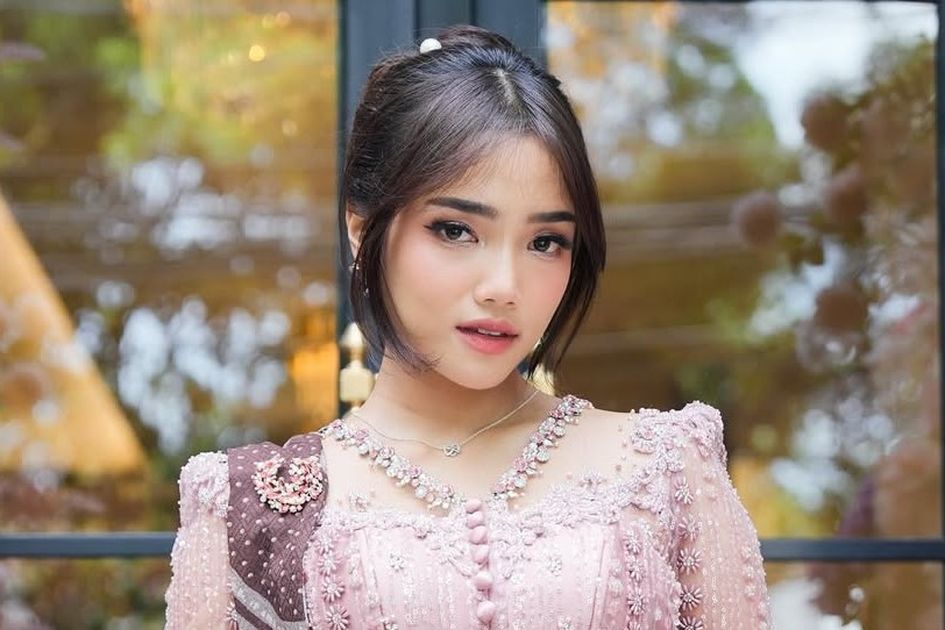 Fuji Tampil Dewasa dan Elegan di Pemotretan Terbaru, Netizen: Glow Up Banget!